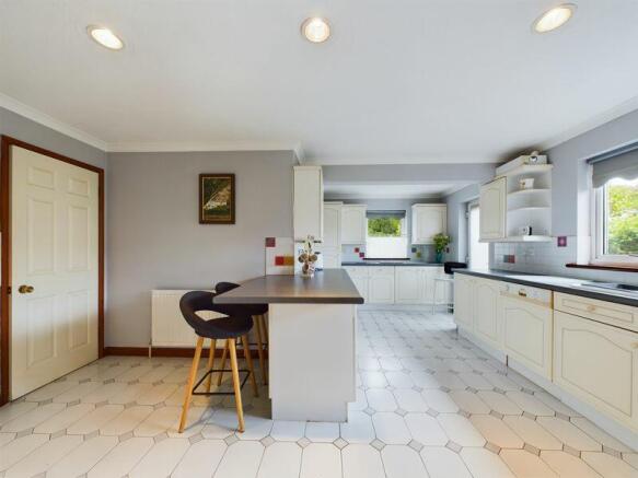 kitchen/breakfast room