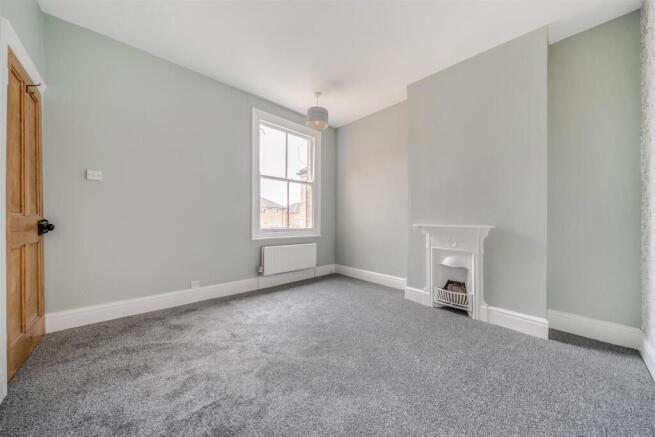2-bed house on Acacia Grove, Rugby, CV21, £235,000