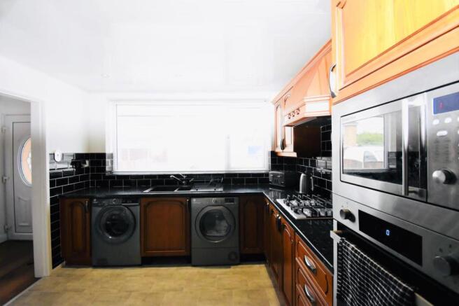 image 8 kitchen.jpg