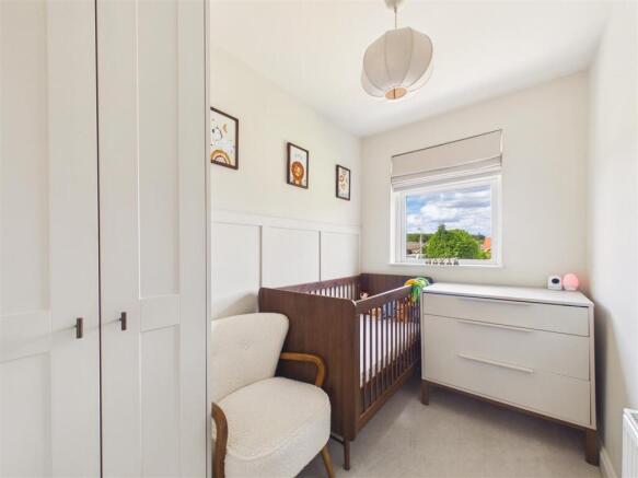 3 bed Semi-Detached for sale Image 8