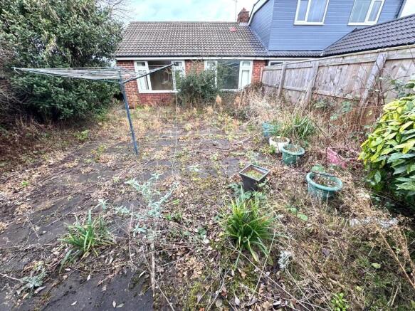 2 bed Semi-Detached Bungalow for sale Image 7