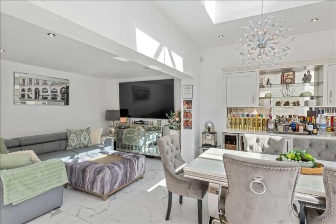 LIVING KITCHEN