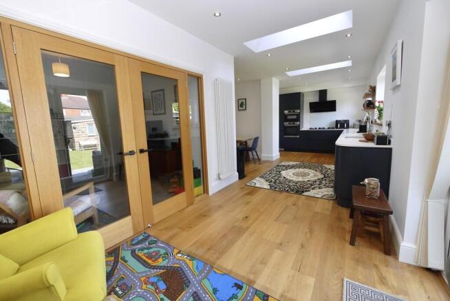 4 bed Detached for sale Image 11