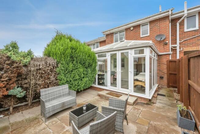 3 bed Town House for sale Image 4
