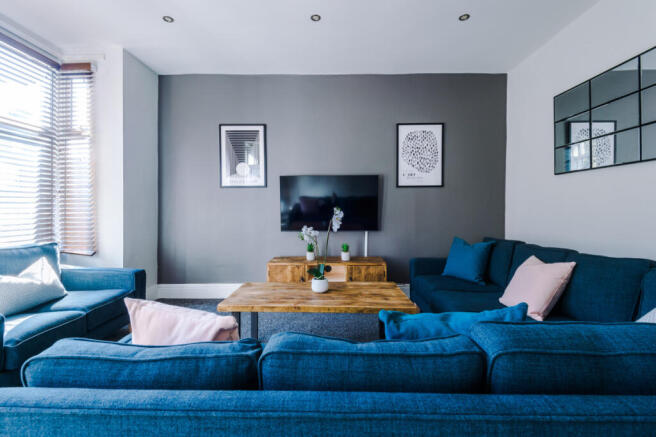 58 Richmond Mount, Living Room 1