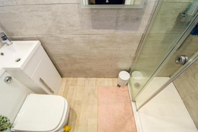 4 bed Detached for sale Image 12