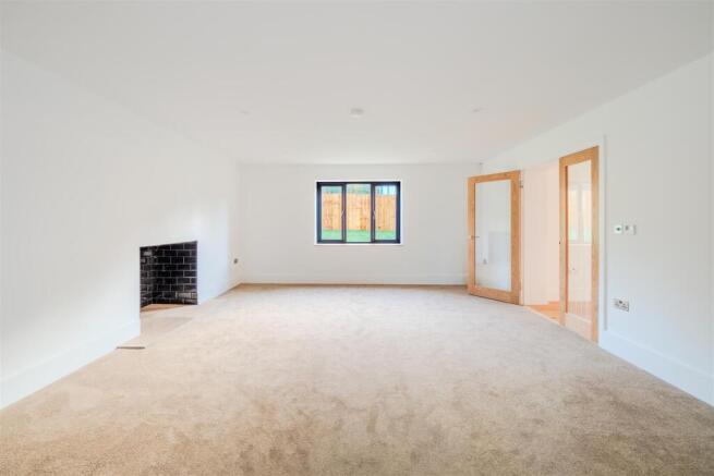 Stunning 5 bed (3,688 sq ft) detached new build home set in large level grounds photo 4