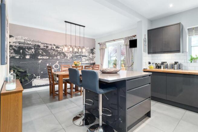 24 Millfield Close-5.jpg