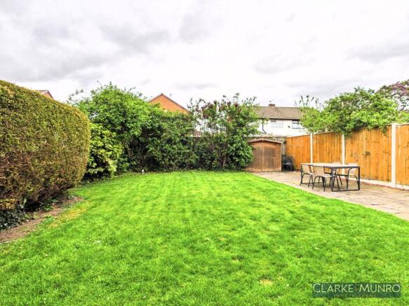 5 bed Detached for sale Image 3