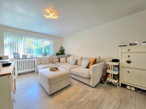 WhatsApp Image 2026-04-02 at 15.42.16 (7).jpeg