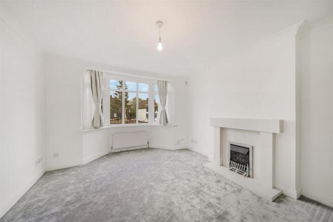 885 Harrow Road - JUnEDfdH4k4Nl9ysvqpG.jpg