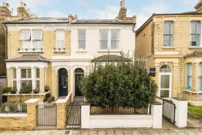 48, Sarsfeld Road, London SW12 8HN