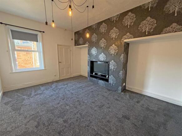 Living room 2.jpg