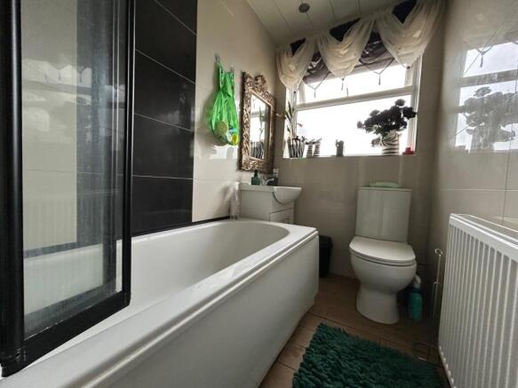 2 bed Bungalow for sale Image 11