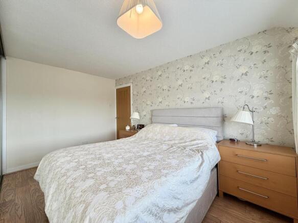3 bed Semi-Detached for sale Image 12