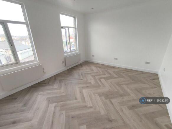 Master Bedroom (2nd Floor)