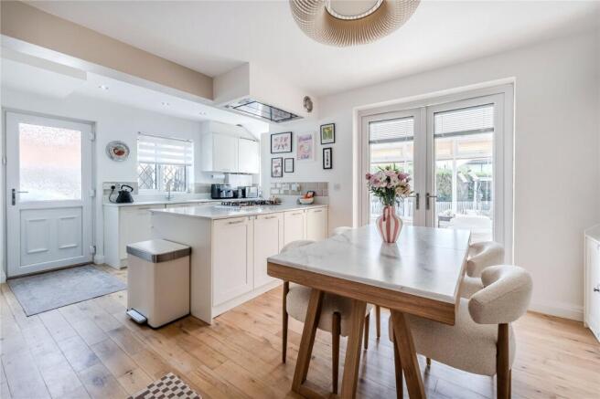 3 bed Semi-Detached for sale Image 4