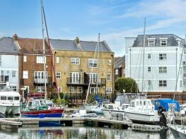 30, St Lawrence Mews, Eastbourne BN23 5QD