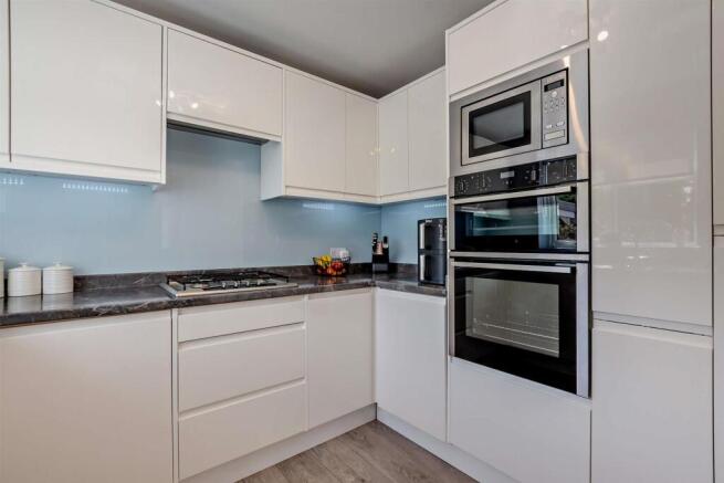 8703719-interior06-800.jpg