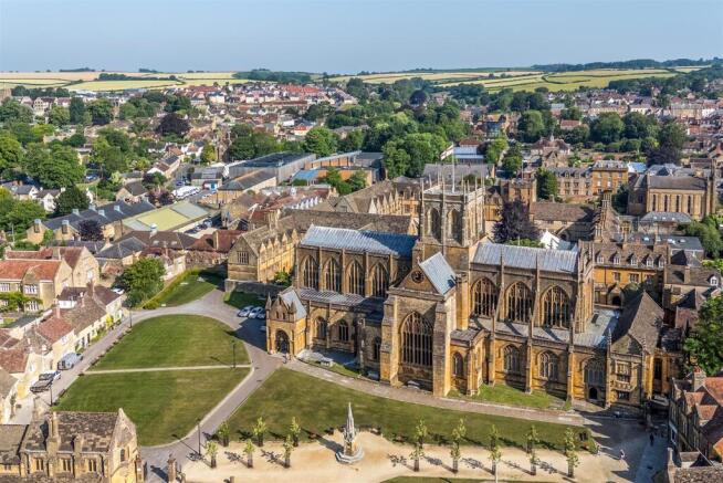 Neighbouring view of Sherborne Abbey