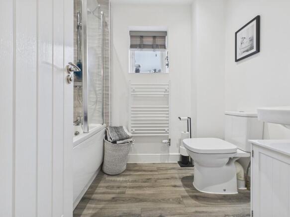 CAM04273G0-PR0247...