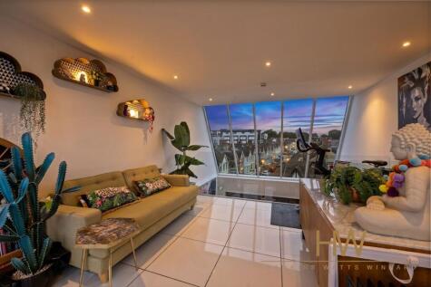 80 Stoneham Road, Hove, BN3