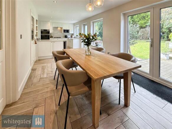 4 bed Detached for sale Image 4