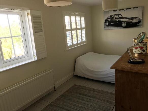 Bedroom 2.JPG