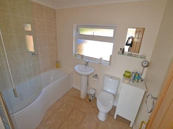 En-suite (bed 2)