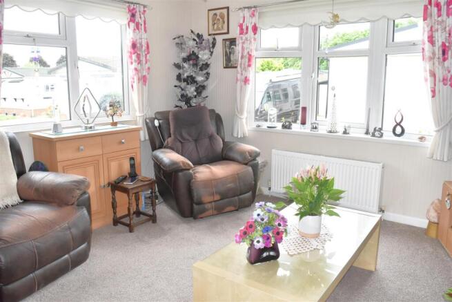 2 bed Park Home for sale Image 6