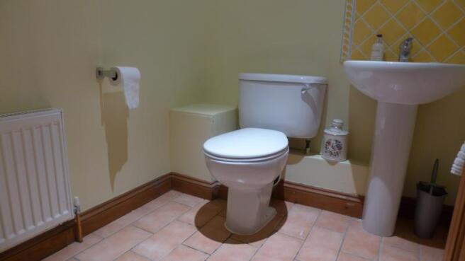 School Lane 10 Bathroom 010