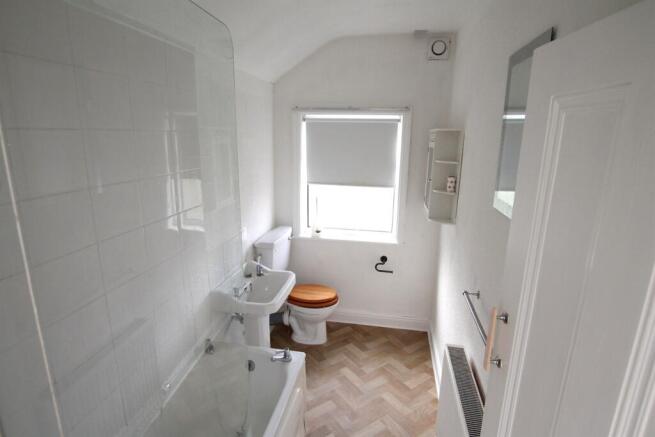 2 bed Terraced to rent Image 11