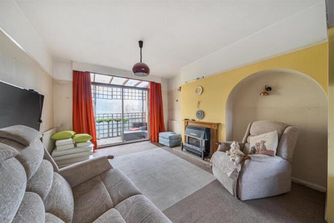 Durrants Drive - Through Lounge 1.jpg