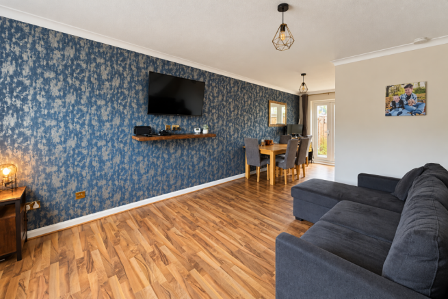 Lounge/Dining