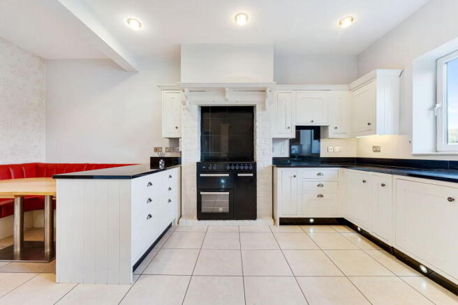 5 bed Character Property for sale Image 11