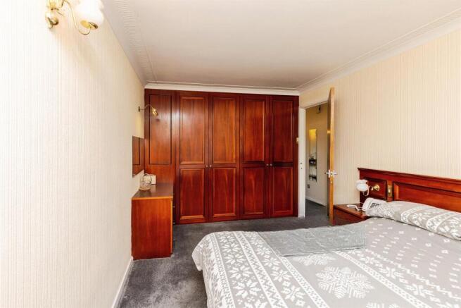 2 bed Detached Bungalow for sale Image 9
