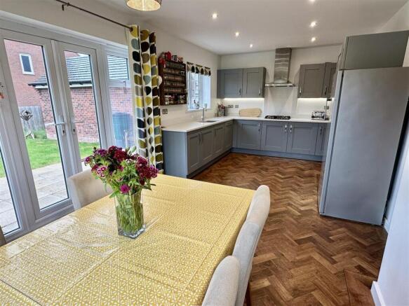 dining/kitchen