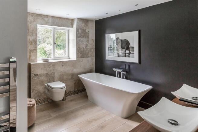 house. estate agency Headley bathroom