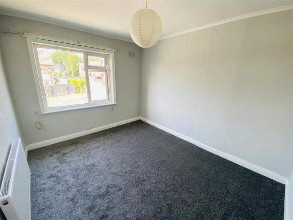 2 bed Flat to rent Image 2