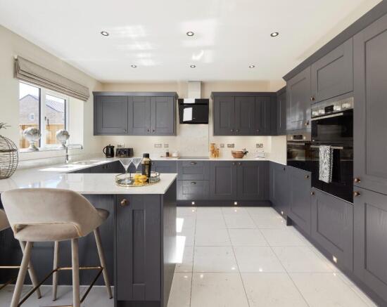 4 bed Detached for sale Image 6