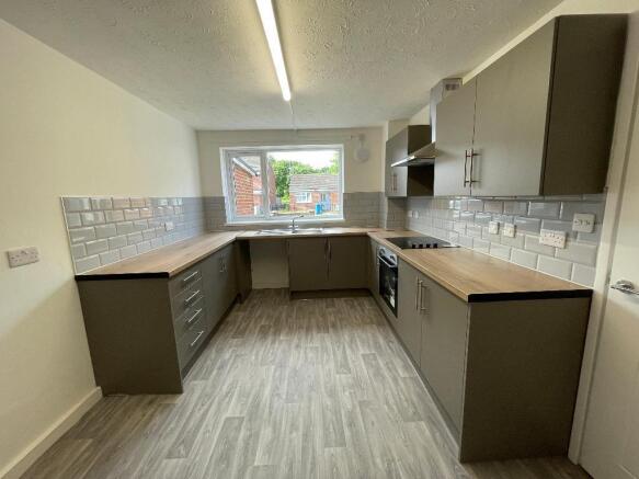 3 bed Terraced to rent Image 9