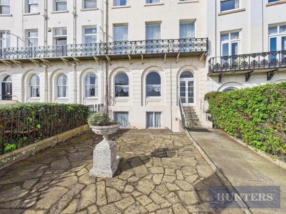 2 bed Flat for sale Image 8