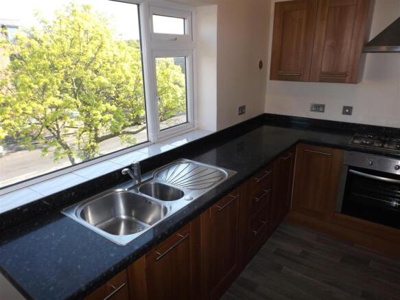 kitchen pic 3.JPG