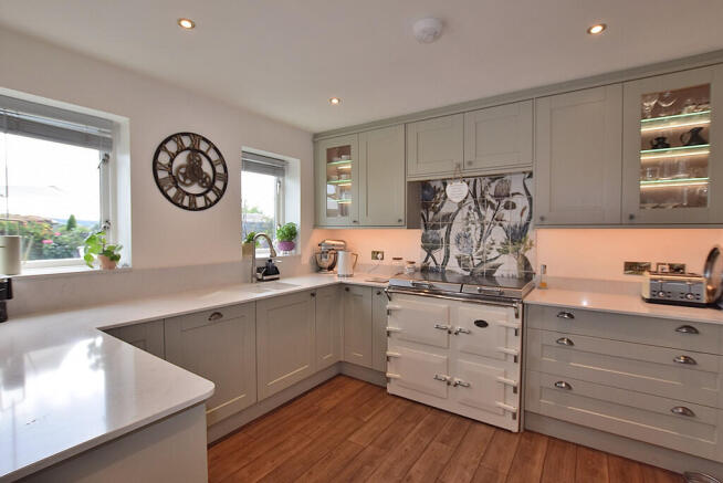 4 bed Terraced for sale Image 11