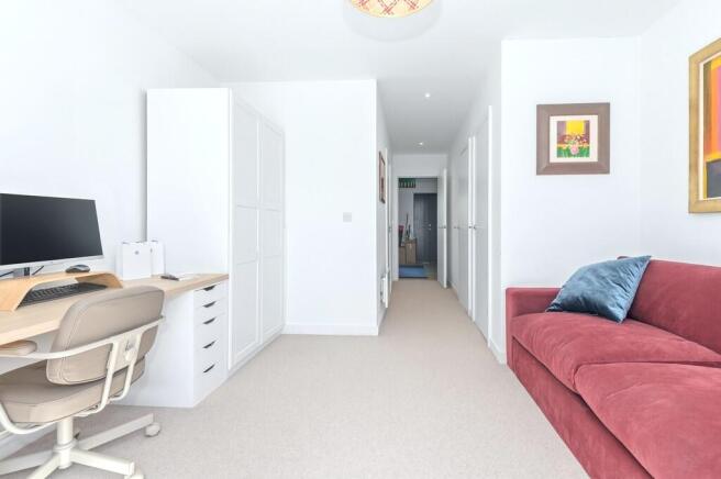 3 bed Town House for sale Image 9