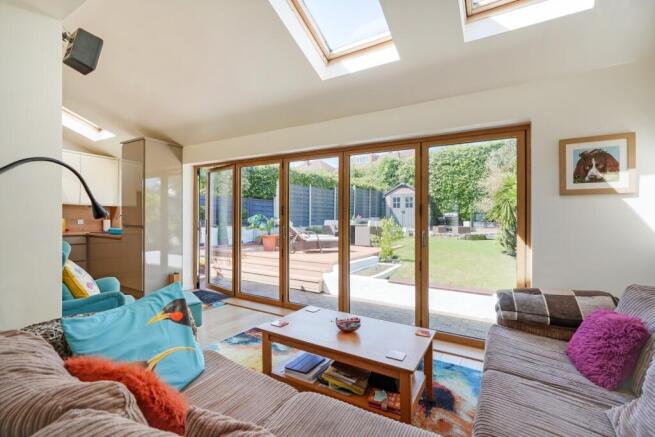 4 bed Detached for sale Image 11