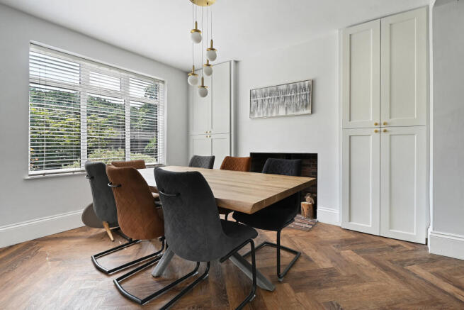 4 bed Semi-Detached for sale Image 8
