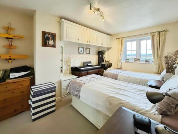 3 bed Cottage for sale Image 11