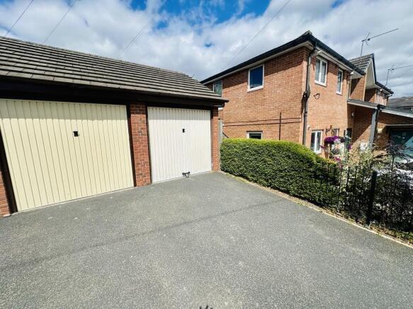 3 bed Town House to rent Image 8