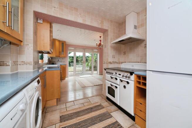 3 bed Semi-Detached for sale Image 10